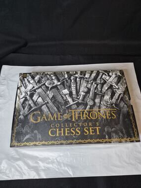 Game of Thrones Chess Set, collectors Edition Collectible 32 Sculpt Chess Pieces